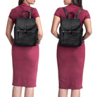 schwarzer Echtlederrucksack